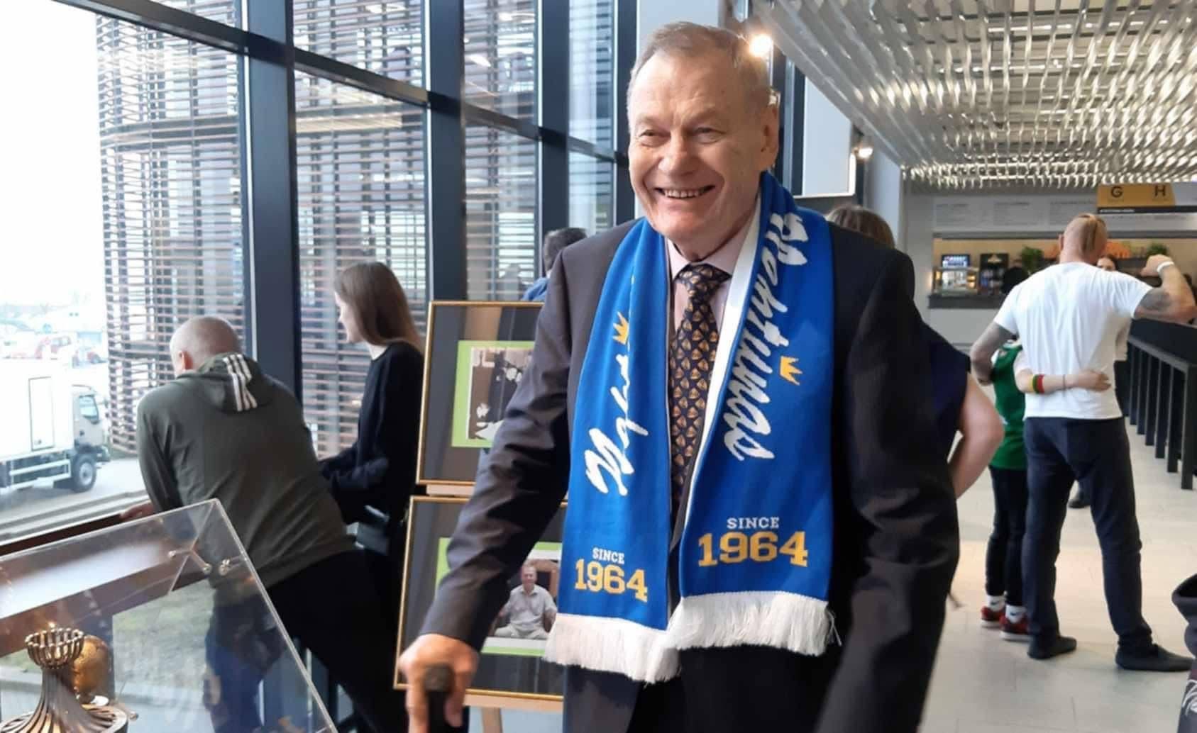 Iškilmingai minime legendinio Lietuvos krepšininko Modesto Paulausko gimtadienį.